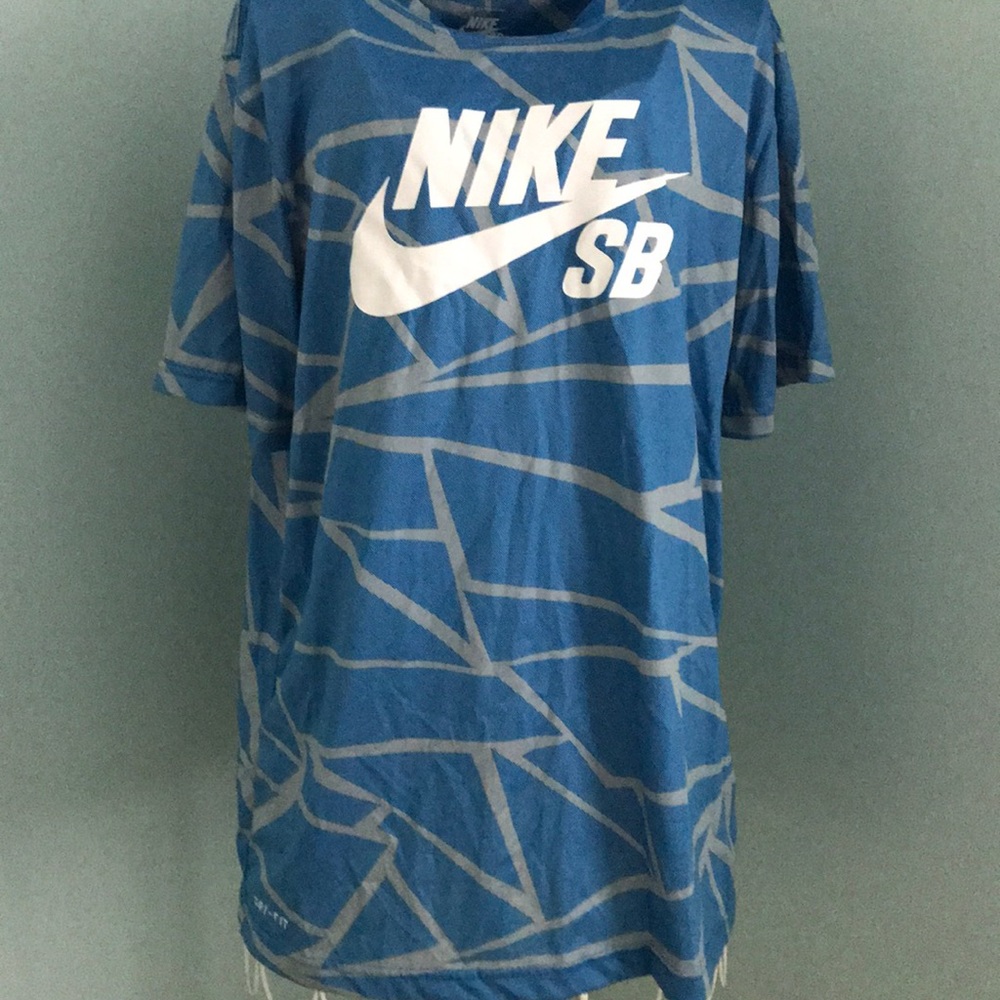 Nike SB shirt